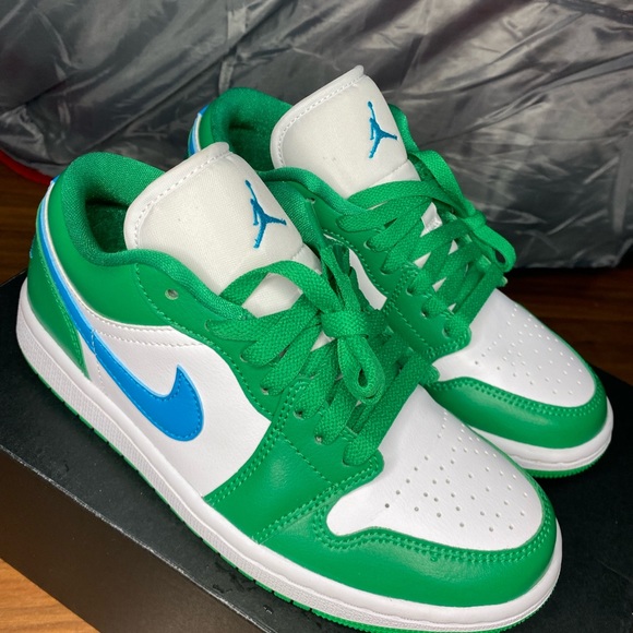 Jordan 1 Low "Lucky Green/Aquatone" sneakers - Picture 3 of 6